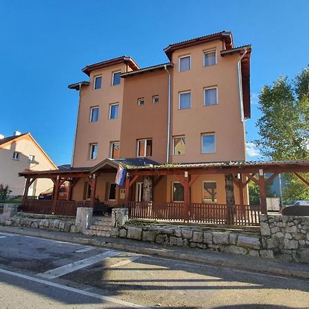 Villa Dijana Gracac  ภายนอก รูปภาพ