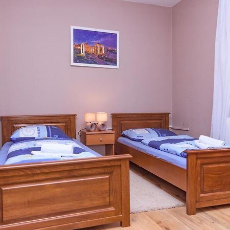 Villa Dijana Gracac  ภายนอก รูปภาพ