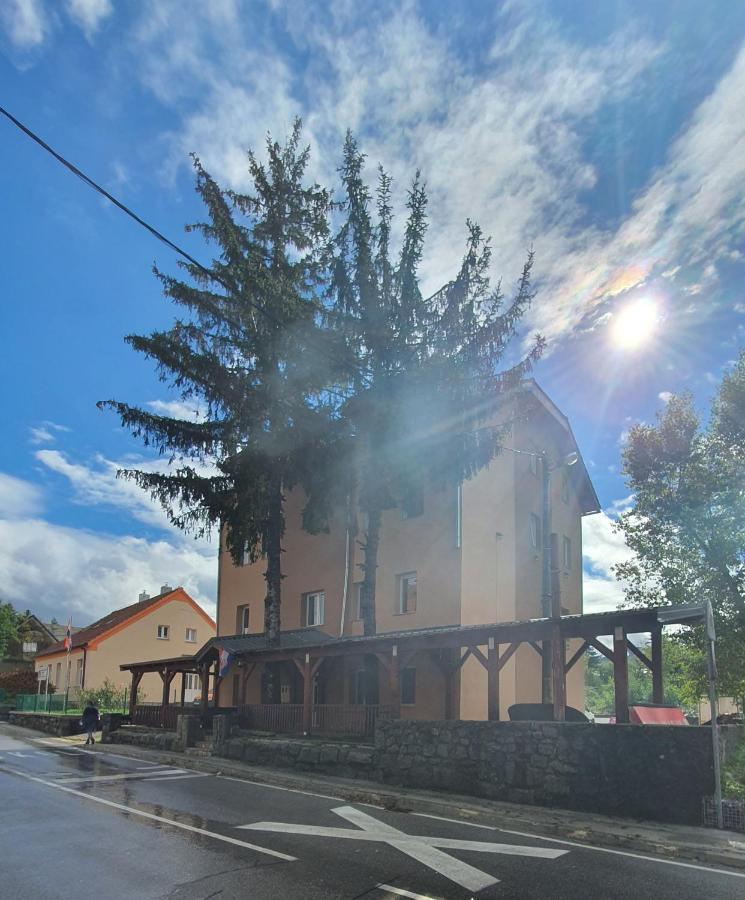 Villa Dijana Gracac  ภายนอก รูปภาพ