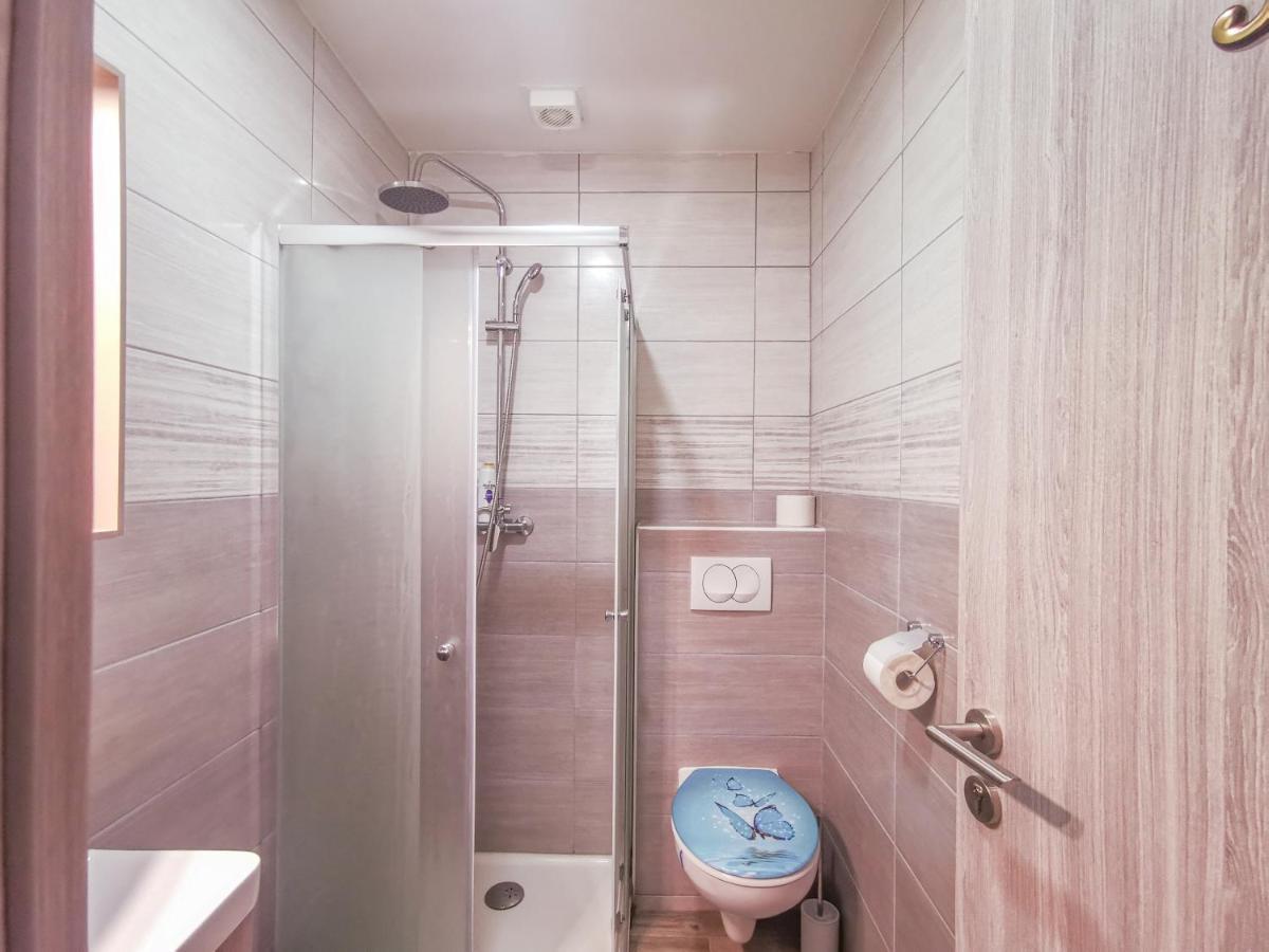 Villa Dijana Gracac  ภายนอก รูปภาพ