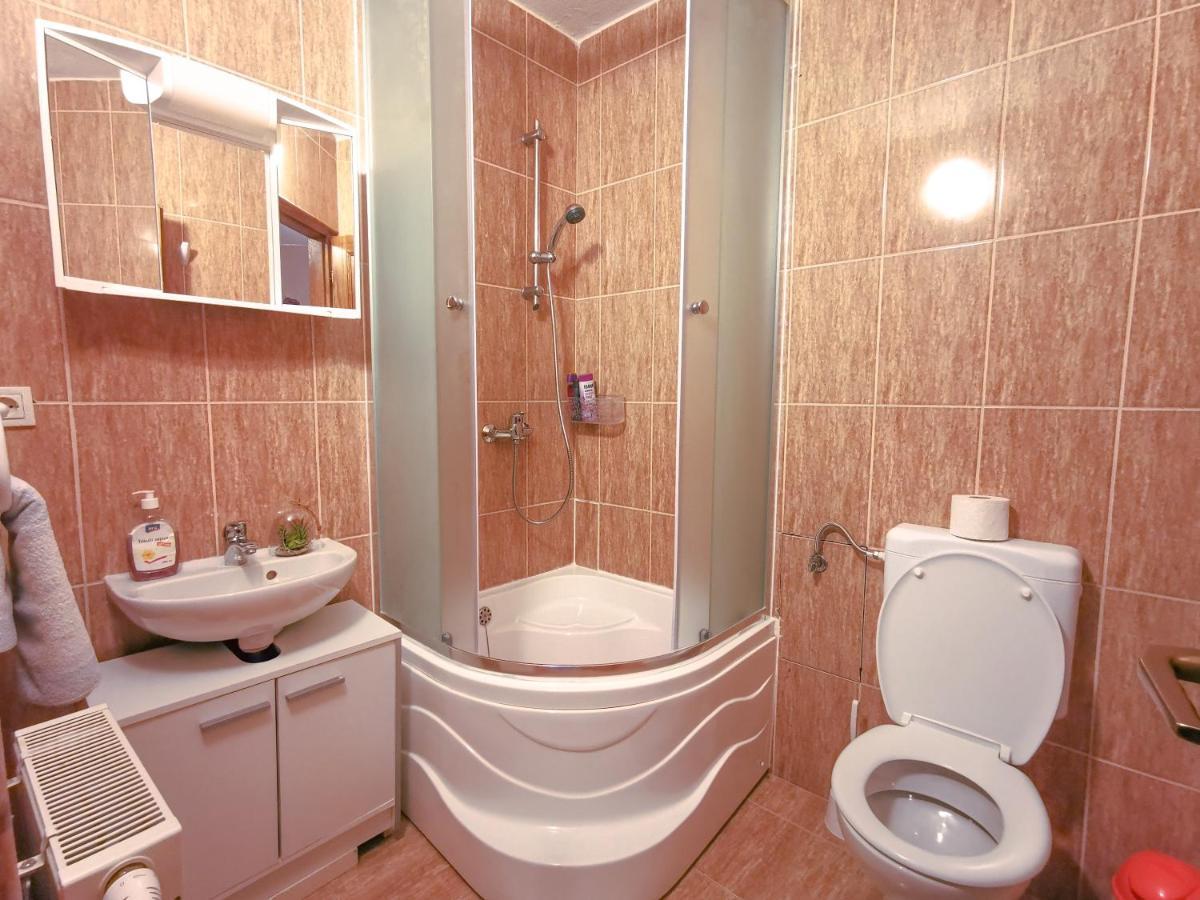 Villa Dijana Gracac  ภายนอก รูปภาพ