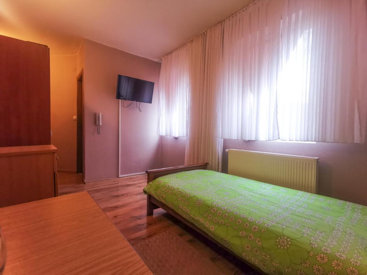 Villa Dijana Gracac  ภายนอก รูปภาพ